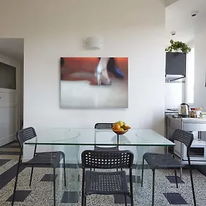 Casa Di Franco Navigli , Milan Italy